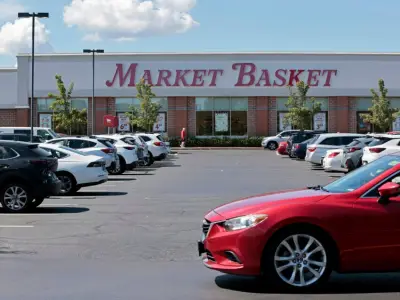 ‘Do the right thing’: Methuen mayor calls for Market Basket to end ‘drama,’ reinstate Arthur T.