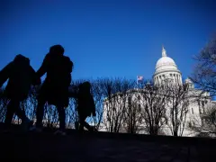 RI lawmakers pass bill to ban sales of assault weapons