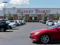 ‘Do the right thing’: Methuen mayor calls for Market Basket to end ‘drama,’ reinstate Arthur T.